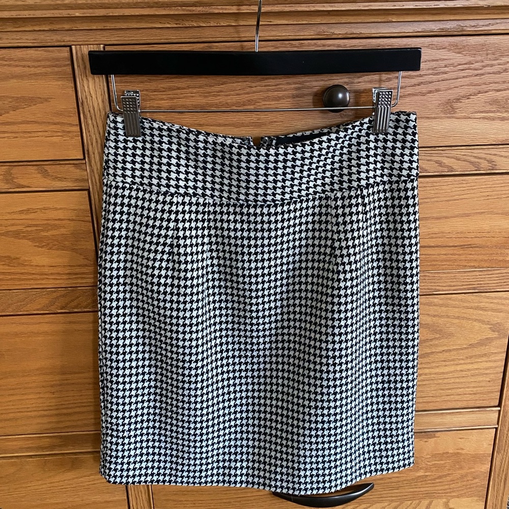 Banana Republic Houndstooth Skirt